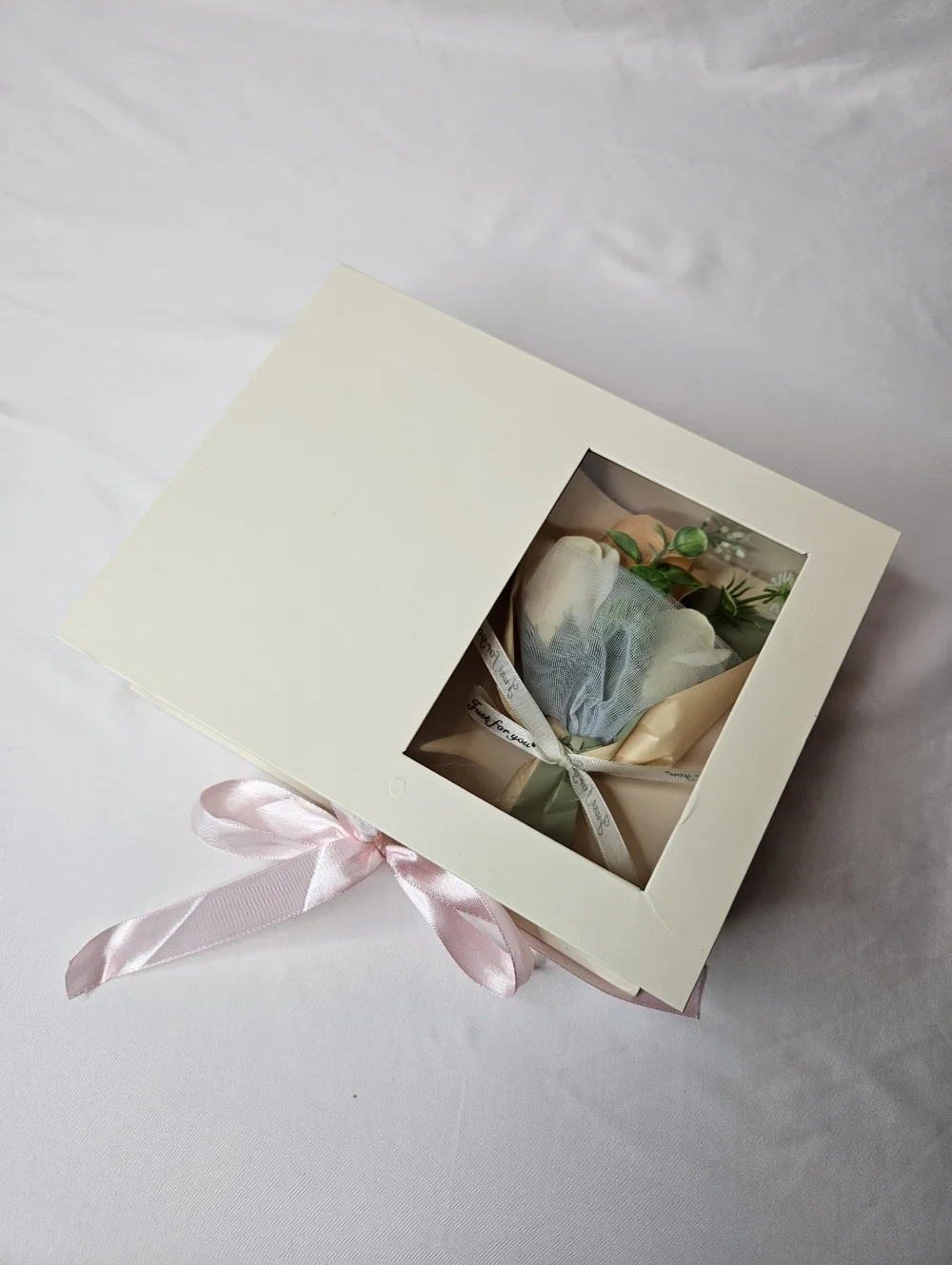 Luxury Gift Box with Reed Diffuser & Soap Flower Bouquet – Champagne